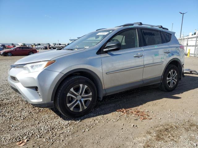 TOYOTA RAV4 LE 2018 jtmbfrev8jj236715