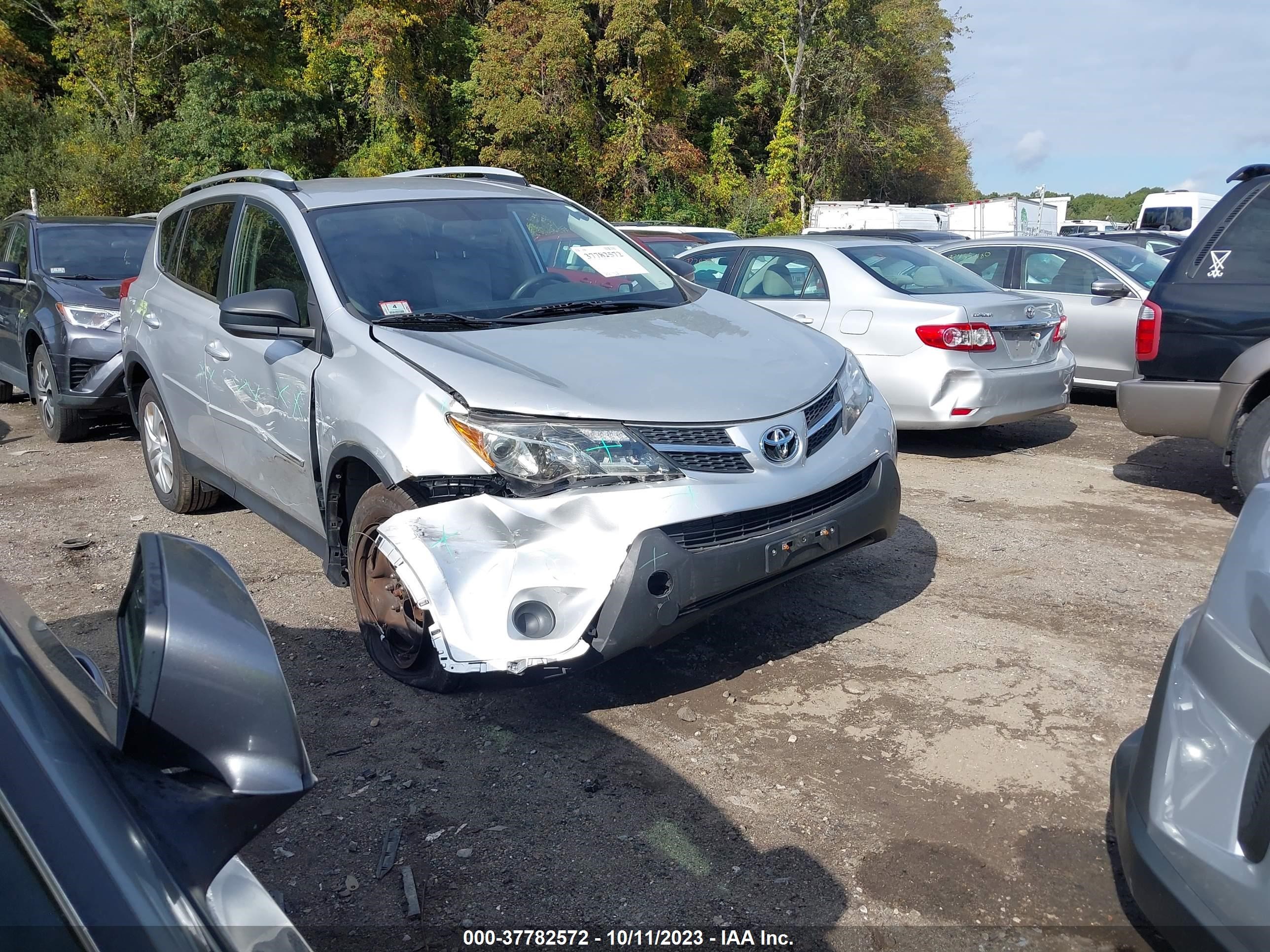 TOYOTA RAV 4 2014 jtmbfrev9ej013170