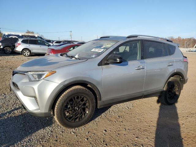 TOYOTA RAV4 LE 2018 jtmbfrev9jj205618