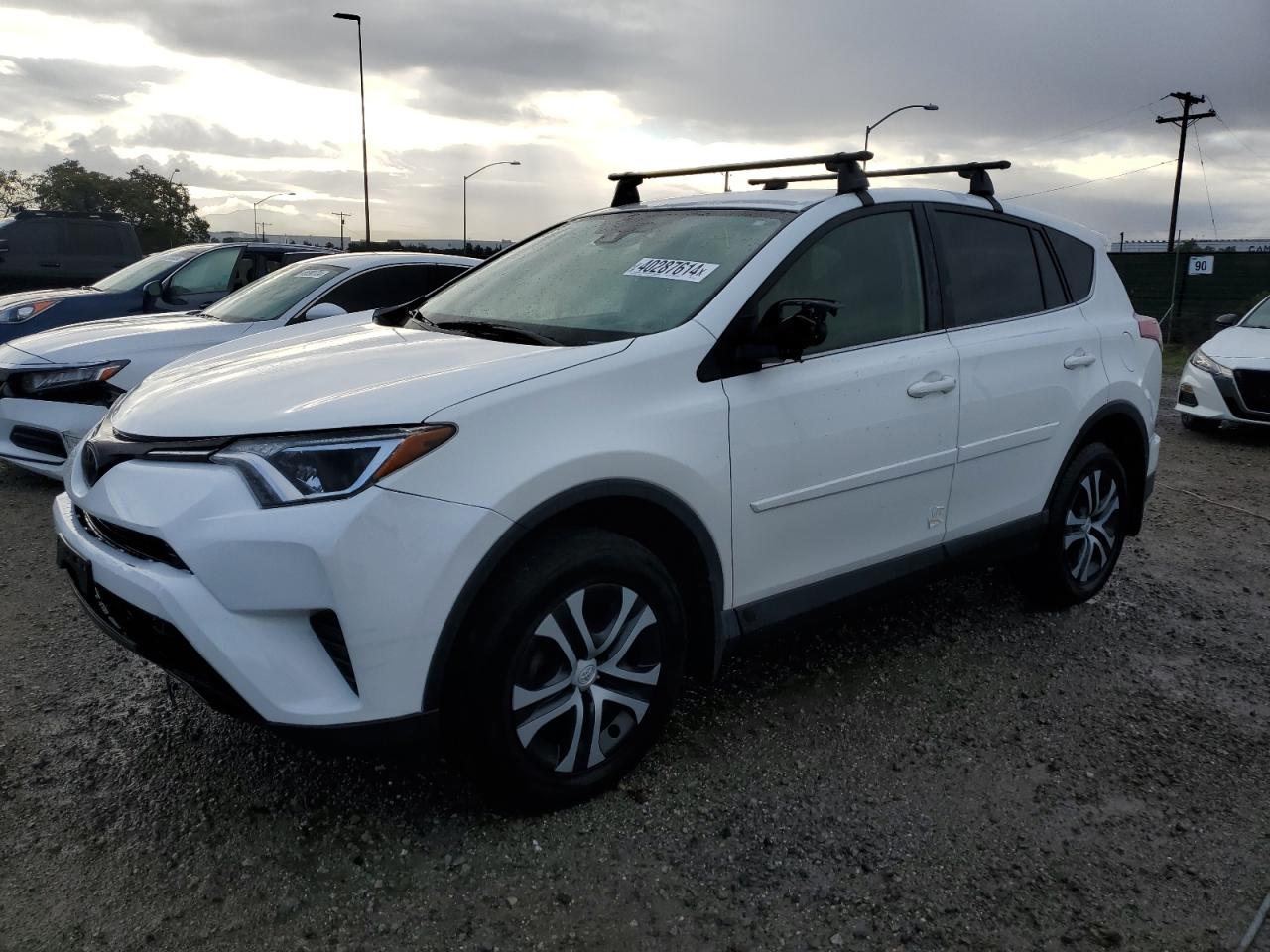 TOYOTA RAV 4 2018 jtmbfrevxjj177747