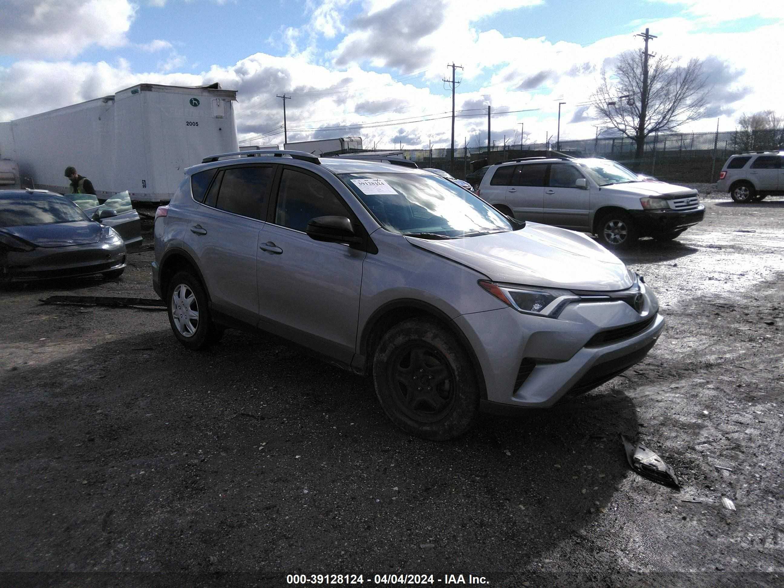 TOYOTA RAV 4 2018 jtmbfrevxjj207443