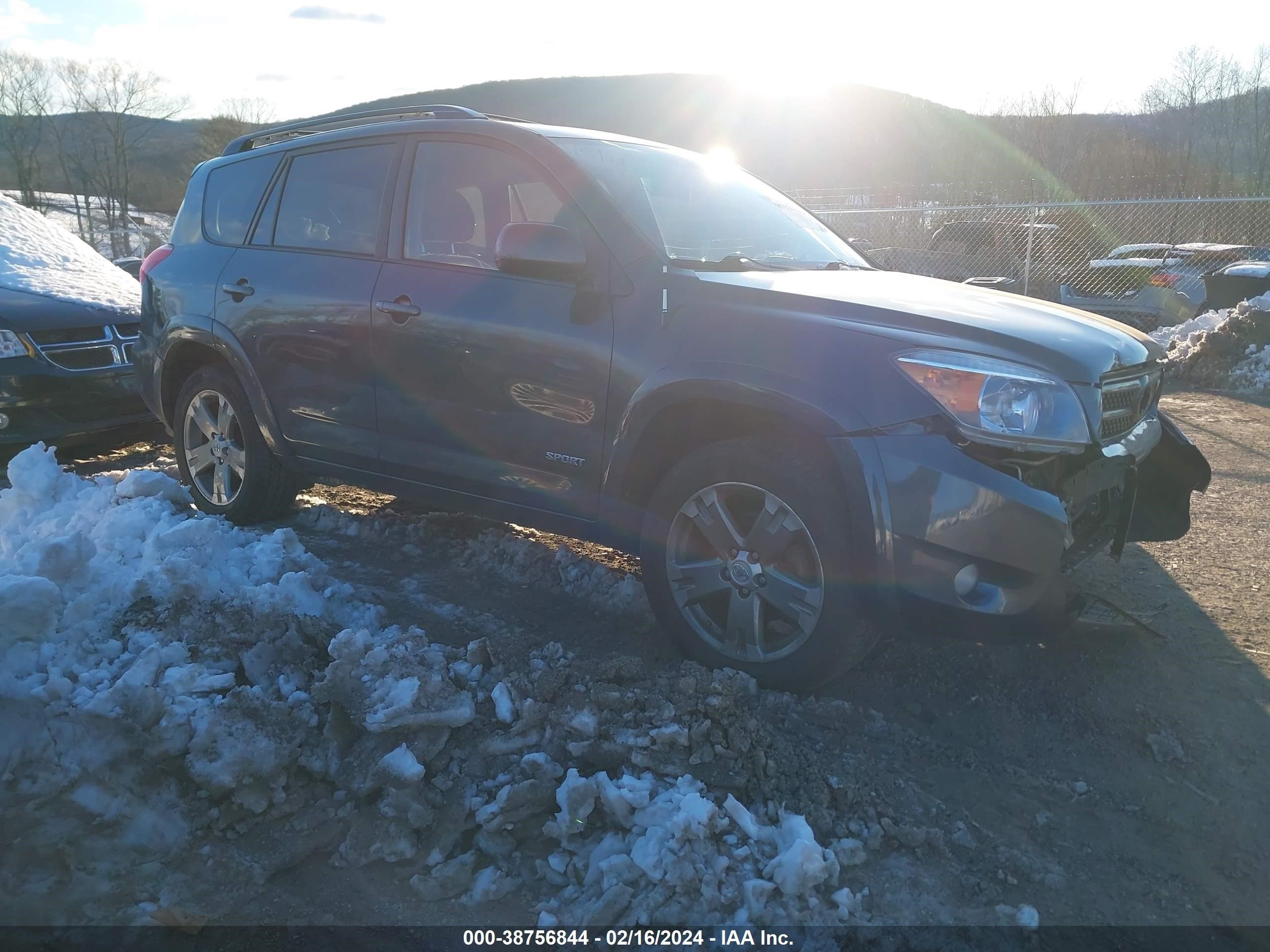 TOYOTA RAV 4 2007 jtmbk32v075023045