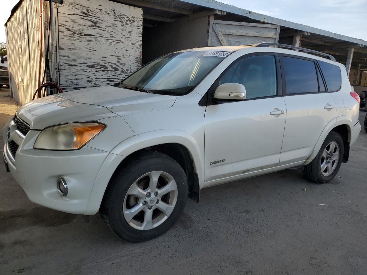 TOYOTA RAV 4 2011 jtmdf4dv8b5043150