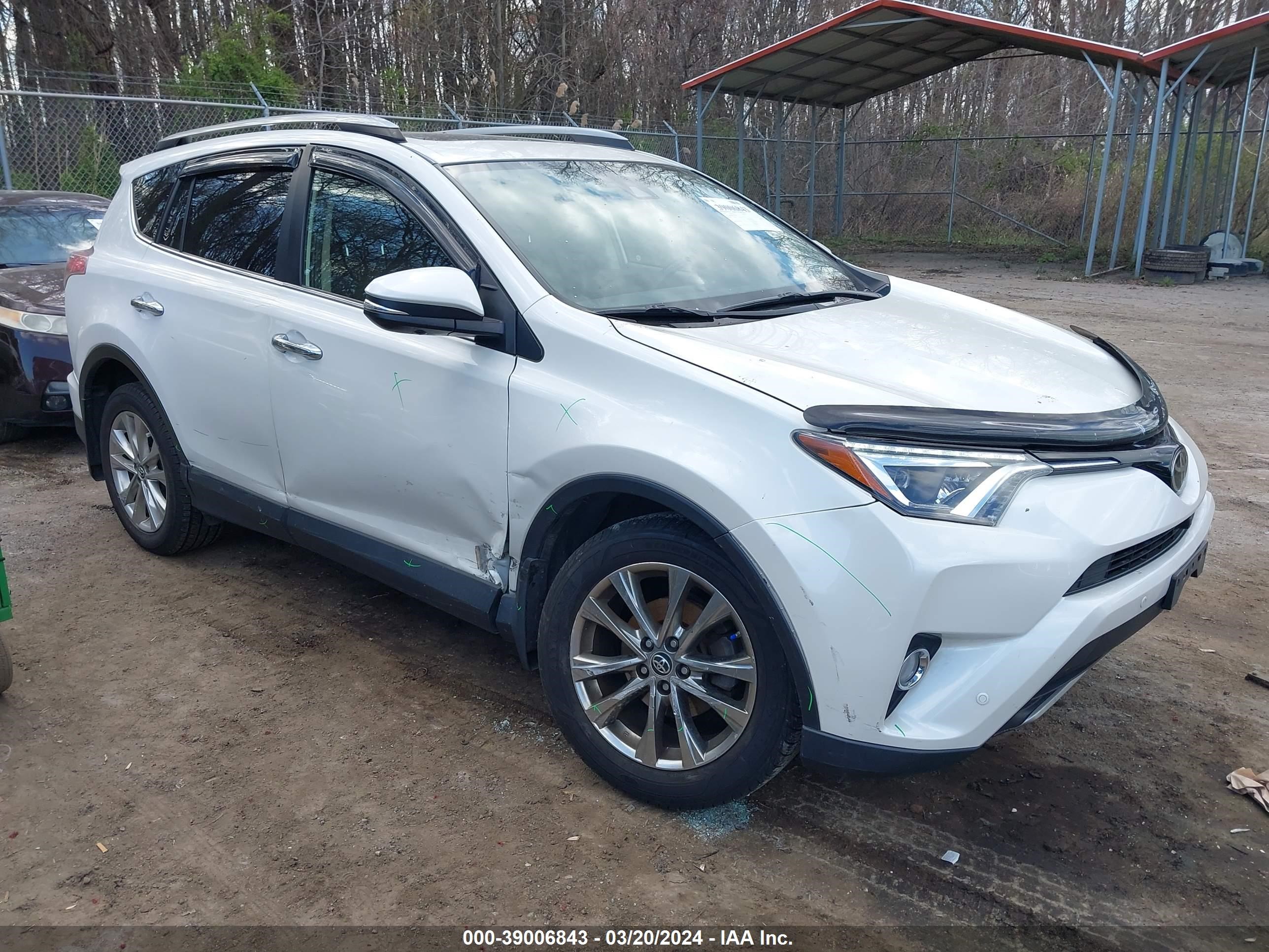 TOYOTA RAV 4 2017 jtmdfrev7hj124457