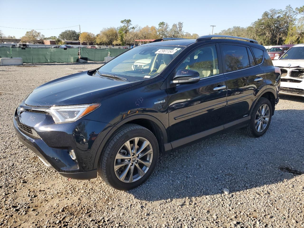 TOYOTA RAV 4 2017 jtmdjrev2hd132639