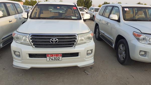 TOYOTA LAND CRUISER GXR V8 2014 jtmhv09j0e4145409