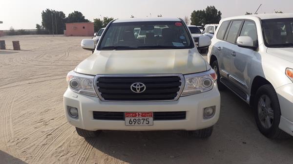 TOYOTA LAND CRUISER GXR V8 2015 jtmhv09j0f4175091