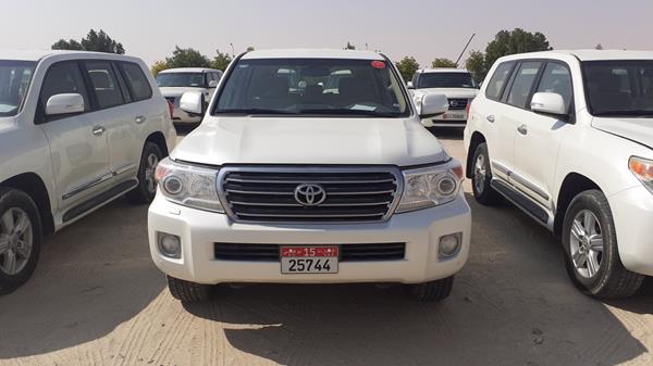 TOYOTA LAND CRUISER GXR V8 2016 jtmhv09j1f4175536