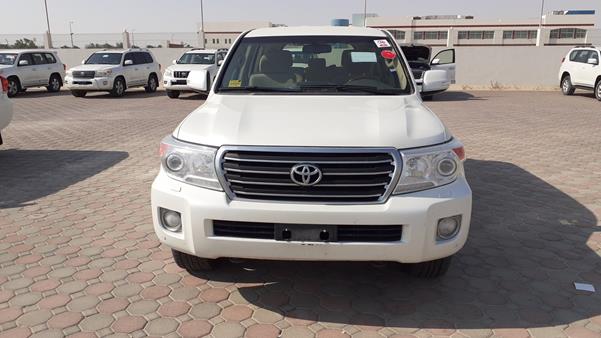 TOYOTA LAND CRUISER GXR V8 2015 jtmhv09j5f4175216