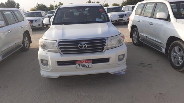 TOYOTA LAND CRUISER GXR V8 2014 jtmhv09jxe4144882