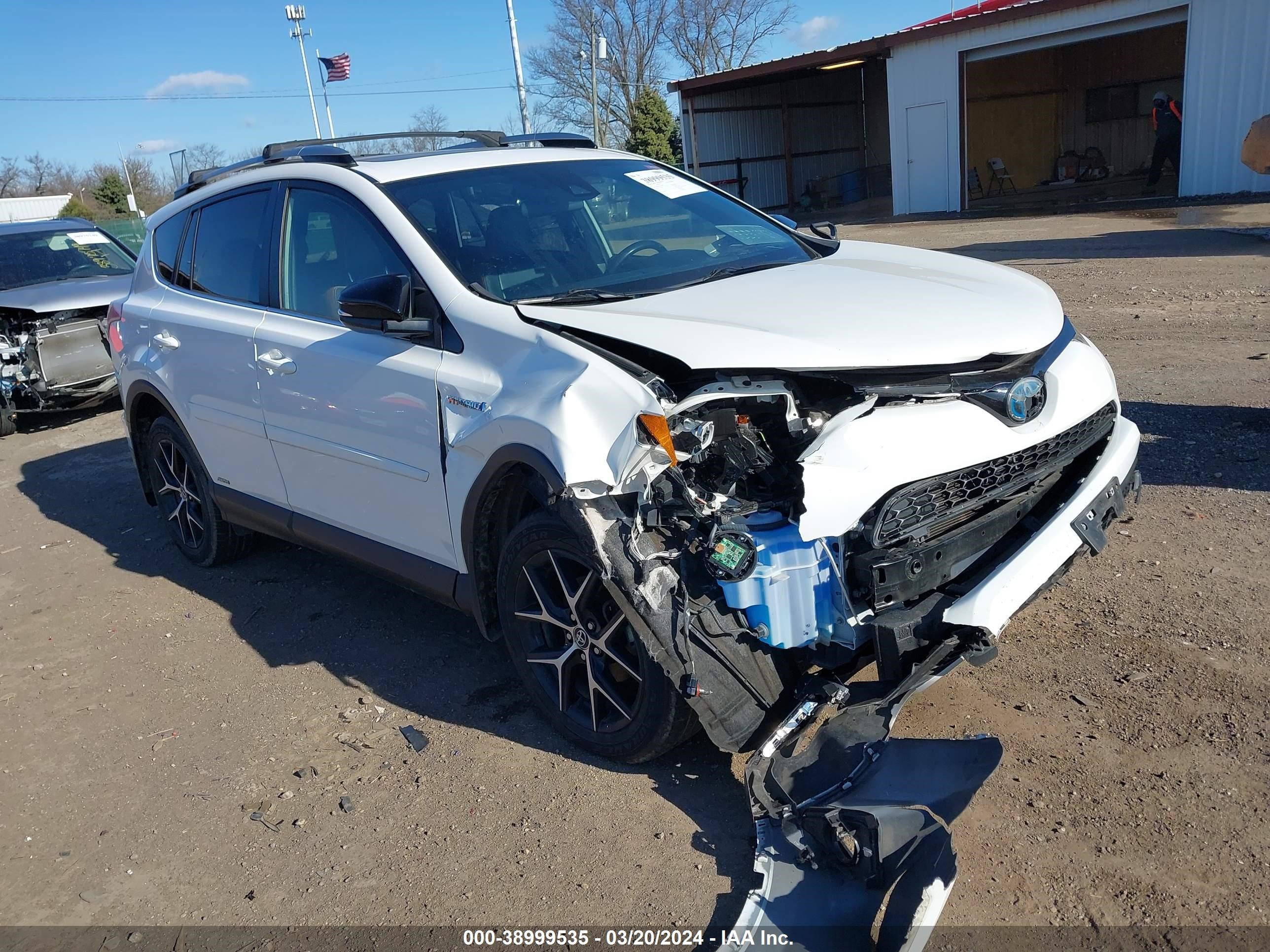 TOYOTA RAV 4 2017 jtmjjrev8hd100989