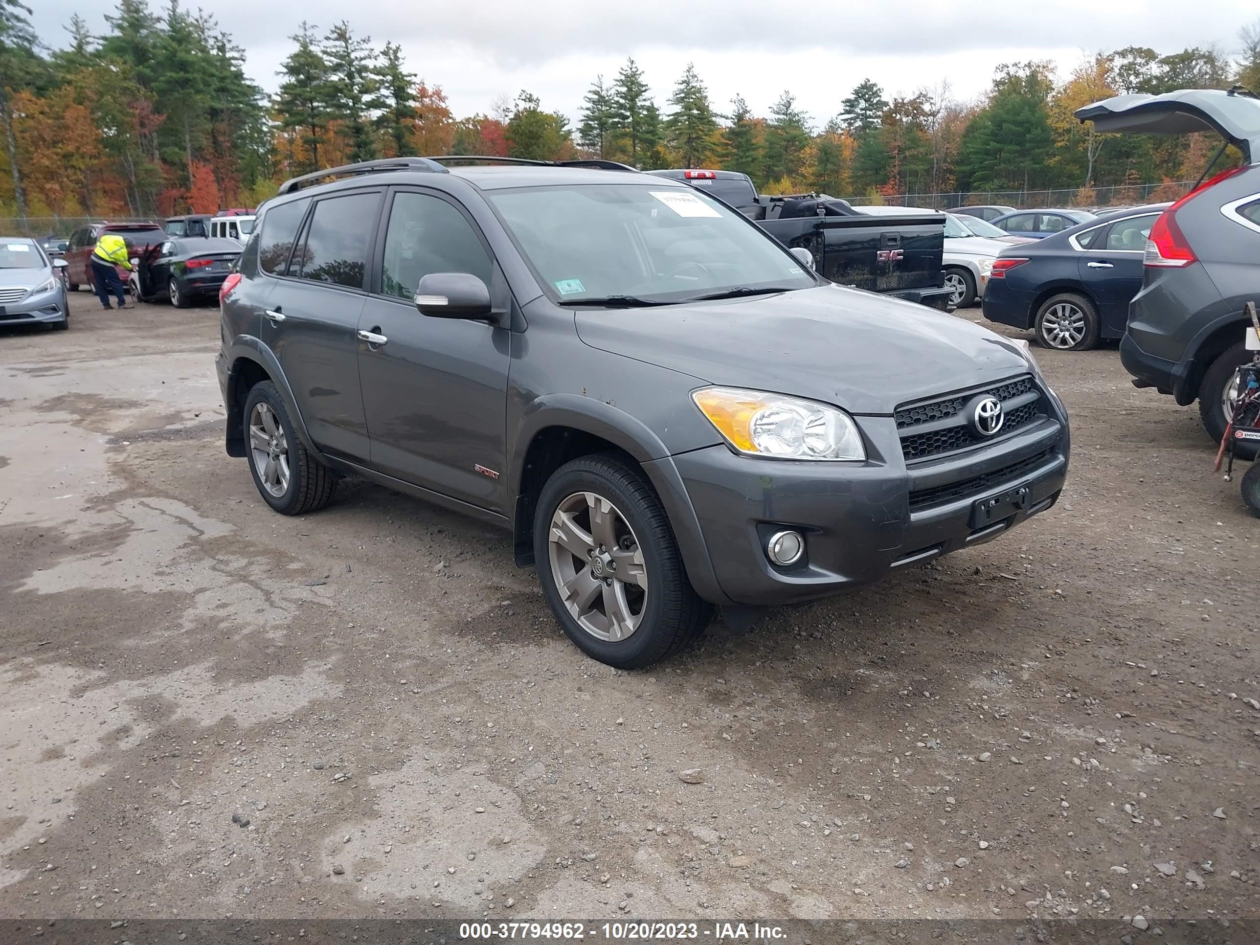 TOYOTA RAV 4 2011 jtmrf4dv4b5043801