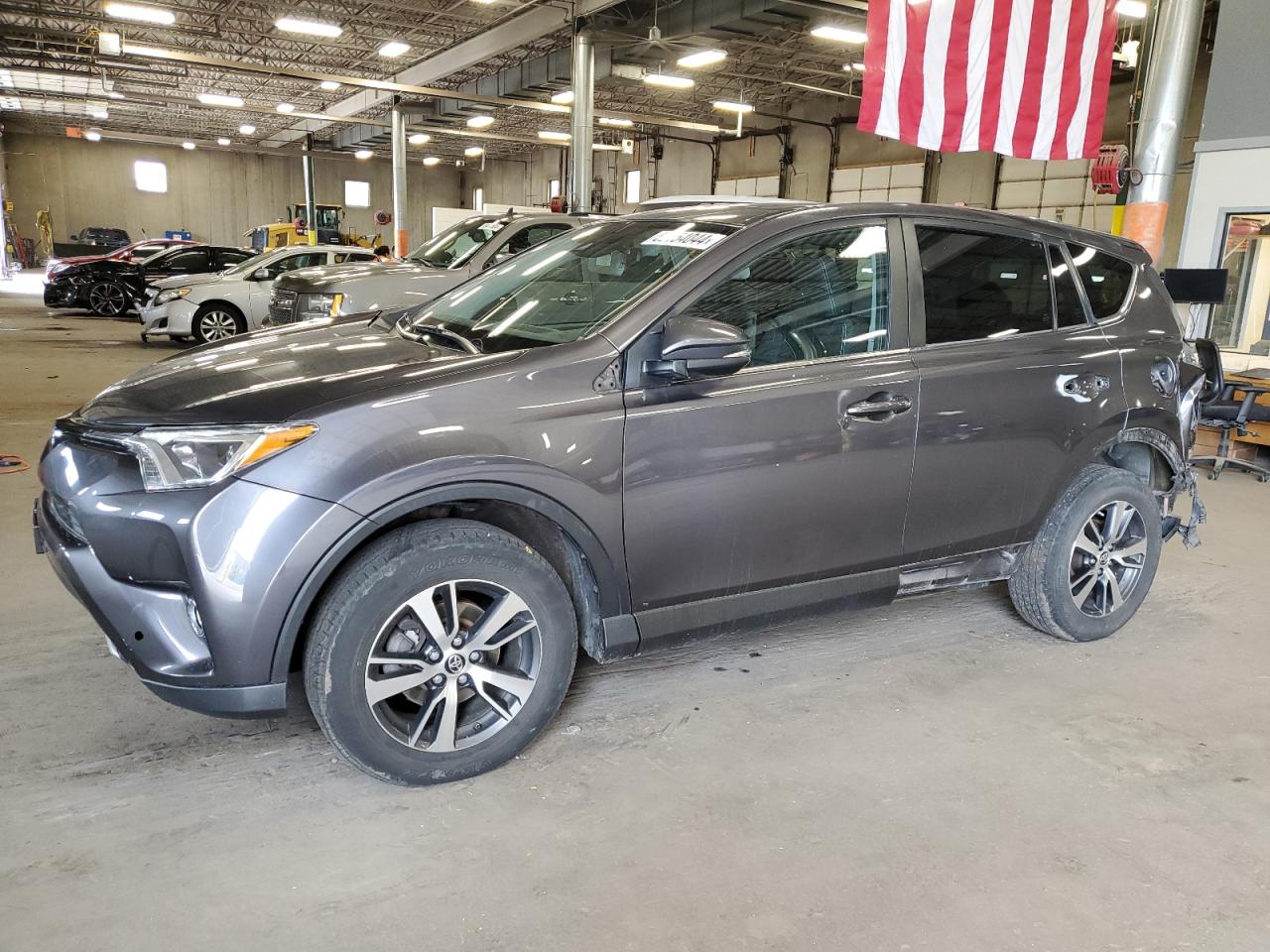 TOYOTA RAV 4 2018 jtmrfrev0jj184379