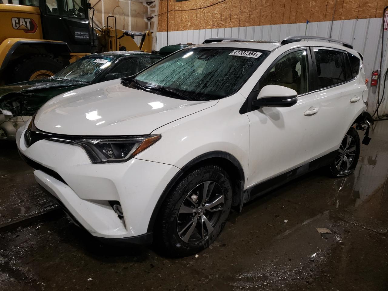 TOYOTA RAV 4 2018 jtmrfrev2jd237582