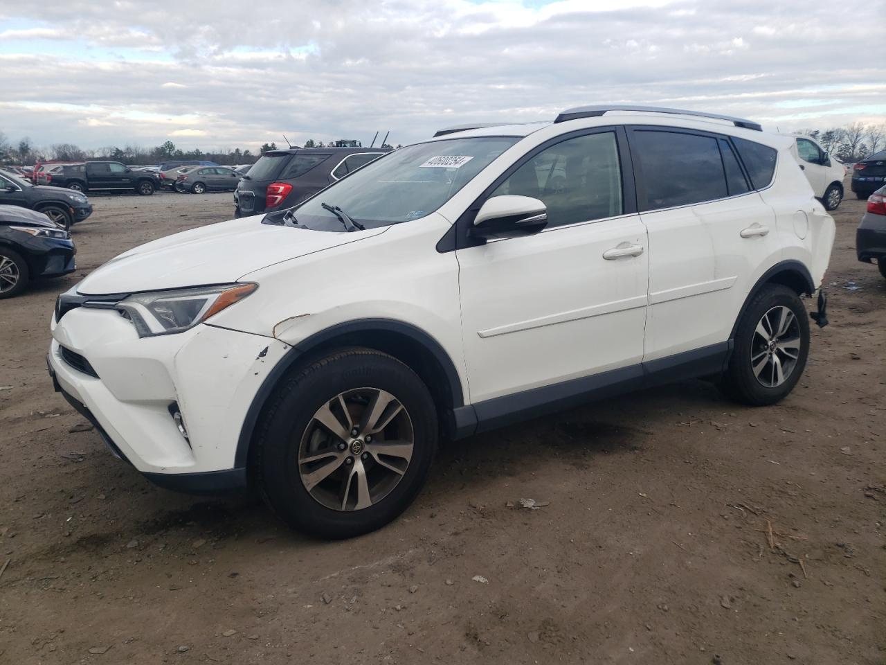 TOYOTA RAV 4 2017 jtmrfrev3hj713351