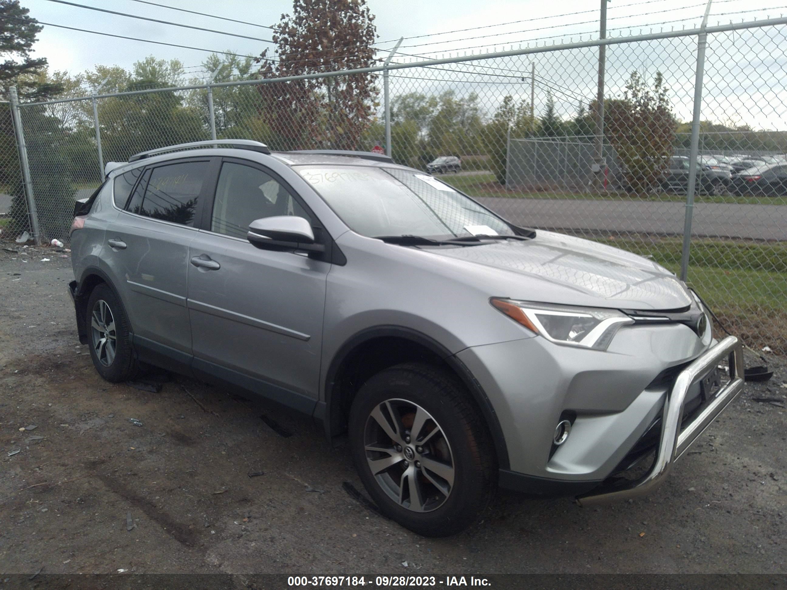 TOYOTA RAV4 2018 jtmrfrev3jj218640