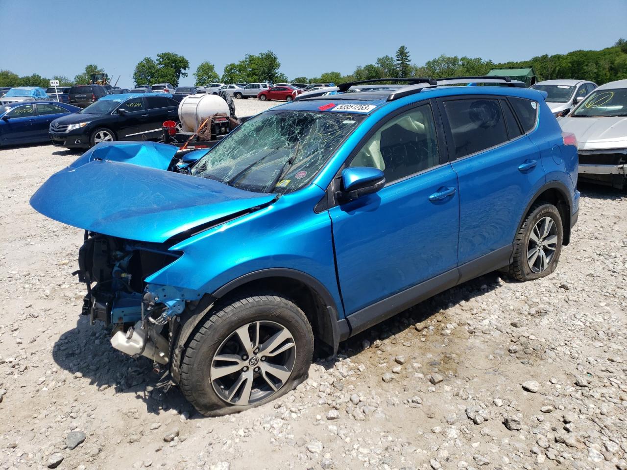 TOYOTA RAV 4 2017 jtmrfrev4hd206652