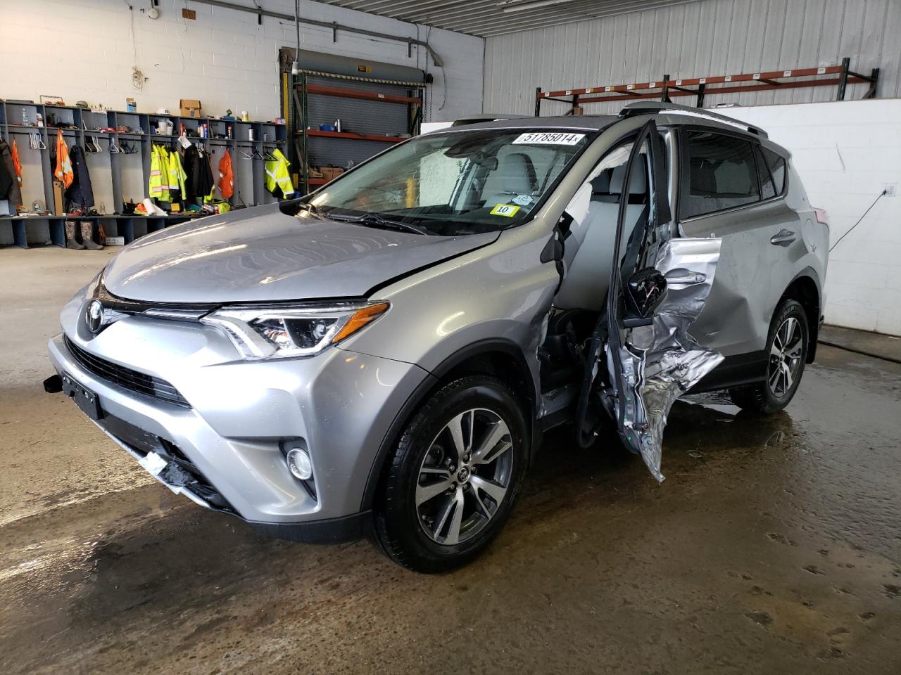 TOYOTA RAV 4 2018 jtmrfrev4jd227751