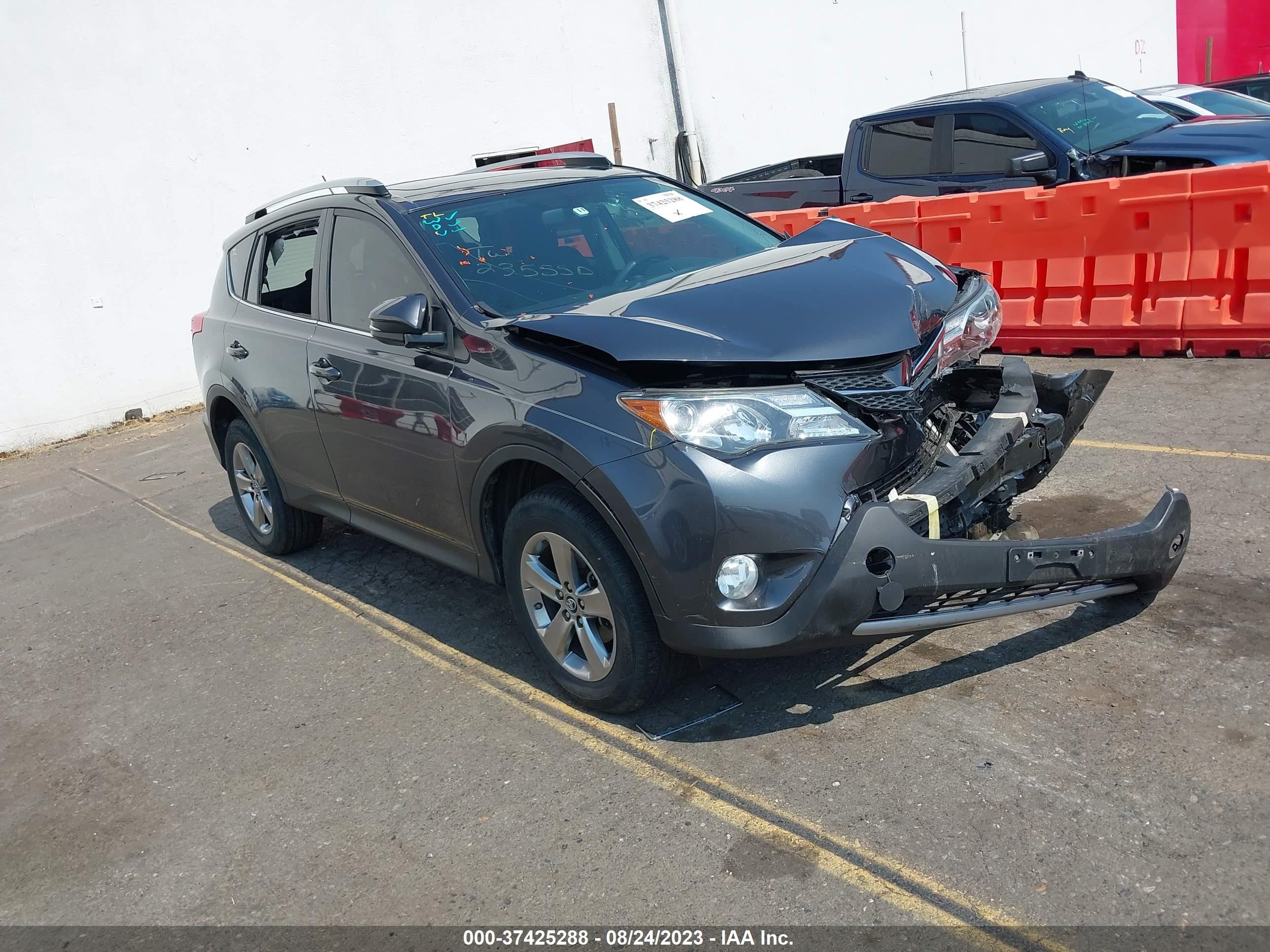 TOYOTA RAV 4 2015 jtmrfrev6fd116786