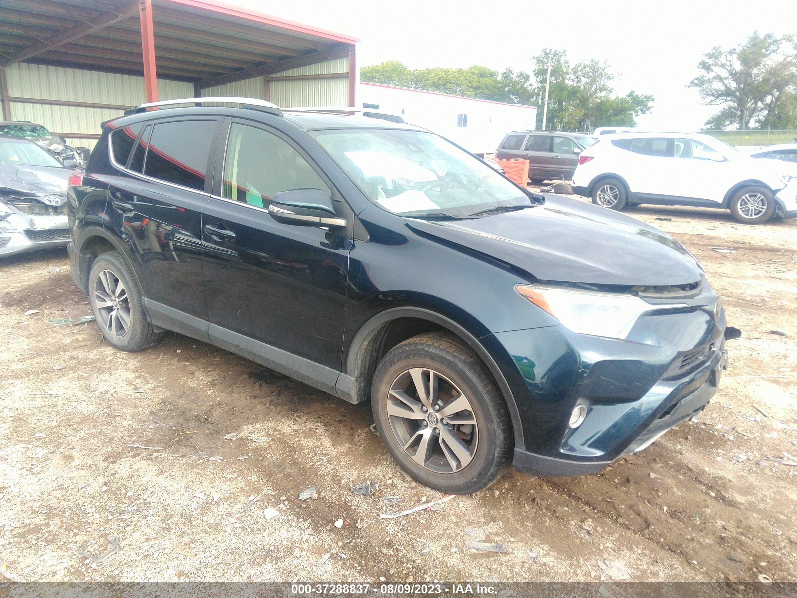 TOYOTA RAV 4 2017 jtmrfrev6hj135407