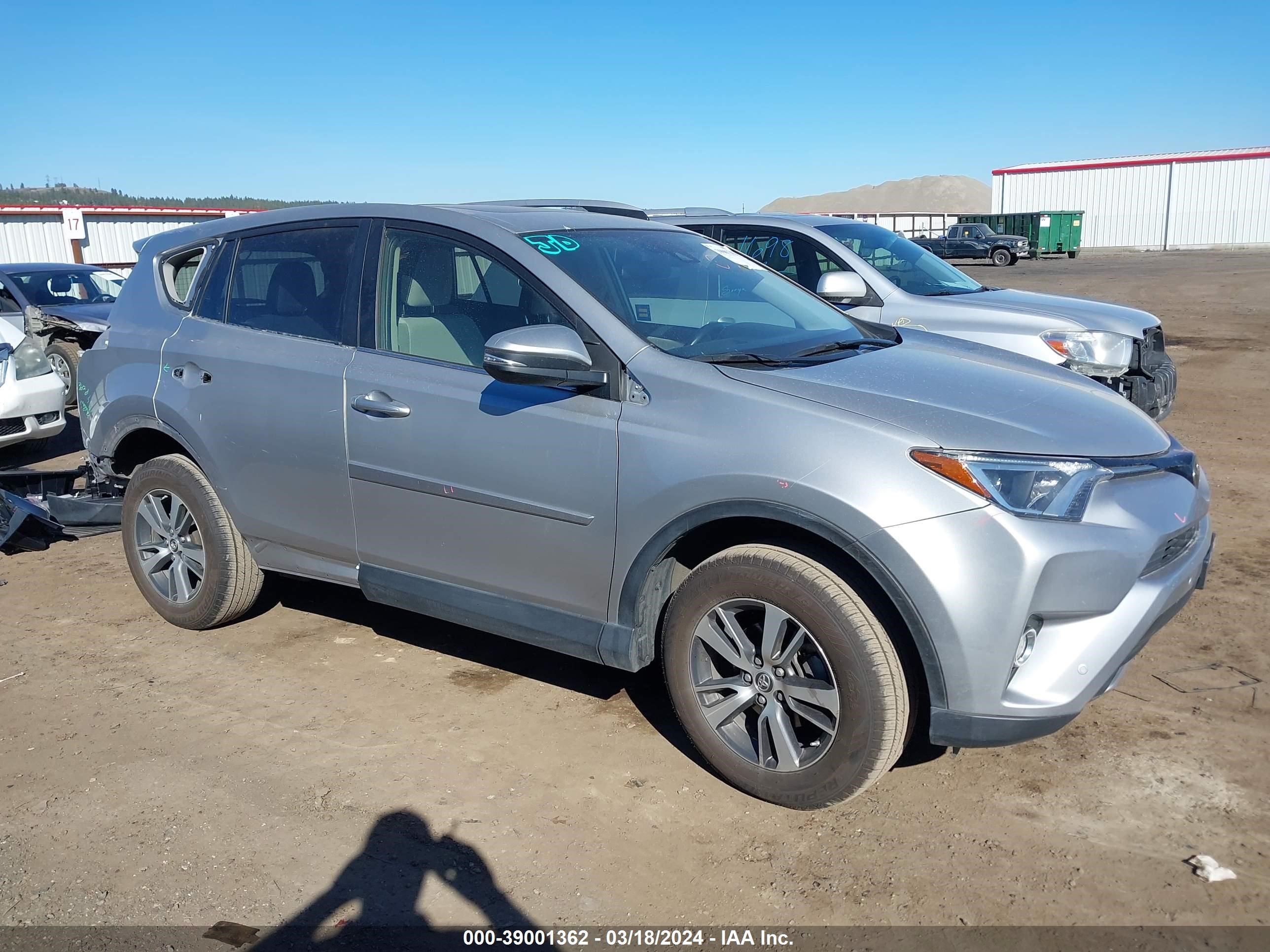 TOYOTA RAV 4 2018 jtmrfrev6jj252619