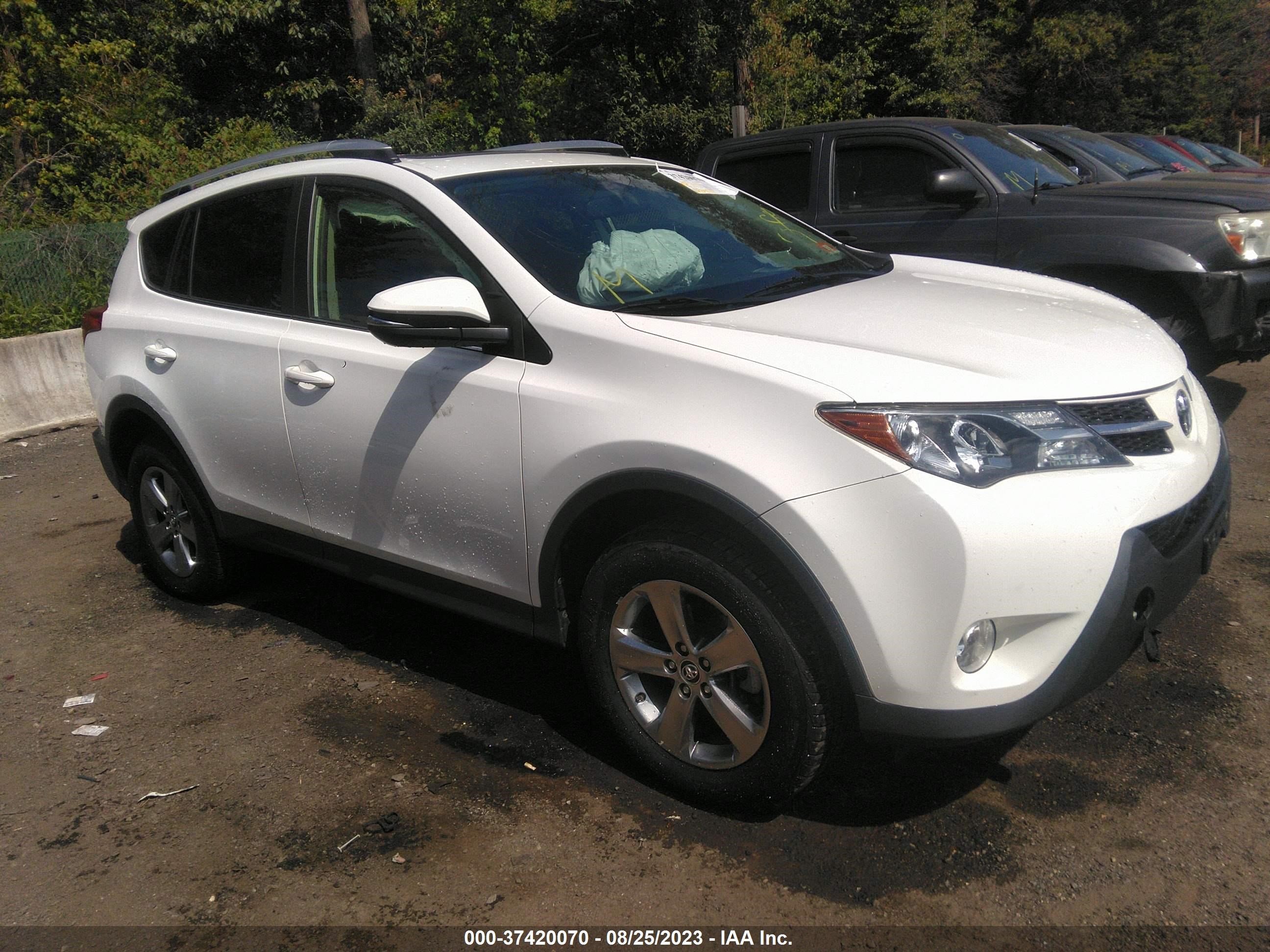 TOYOTA RAV 4 2015 jtmrfrev7fd127134