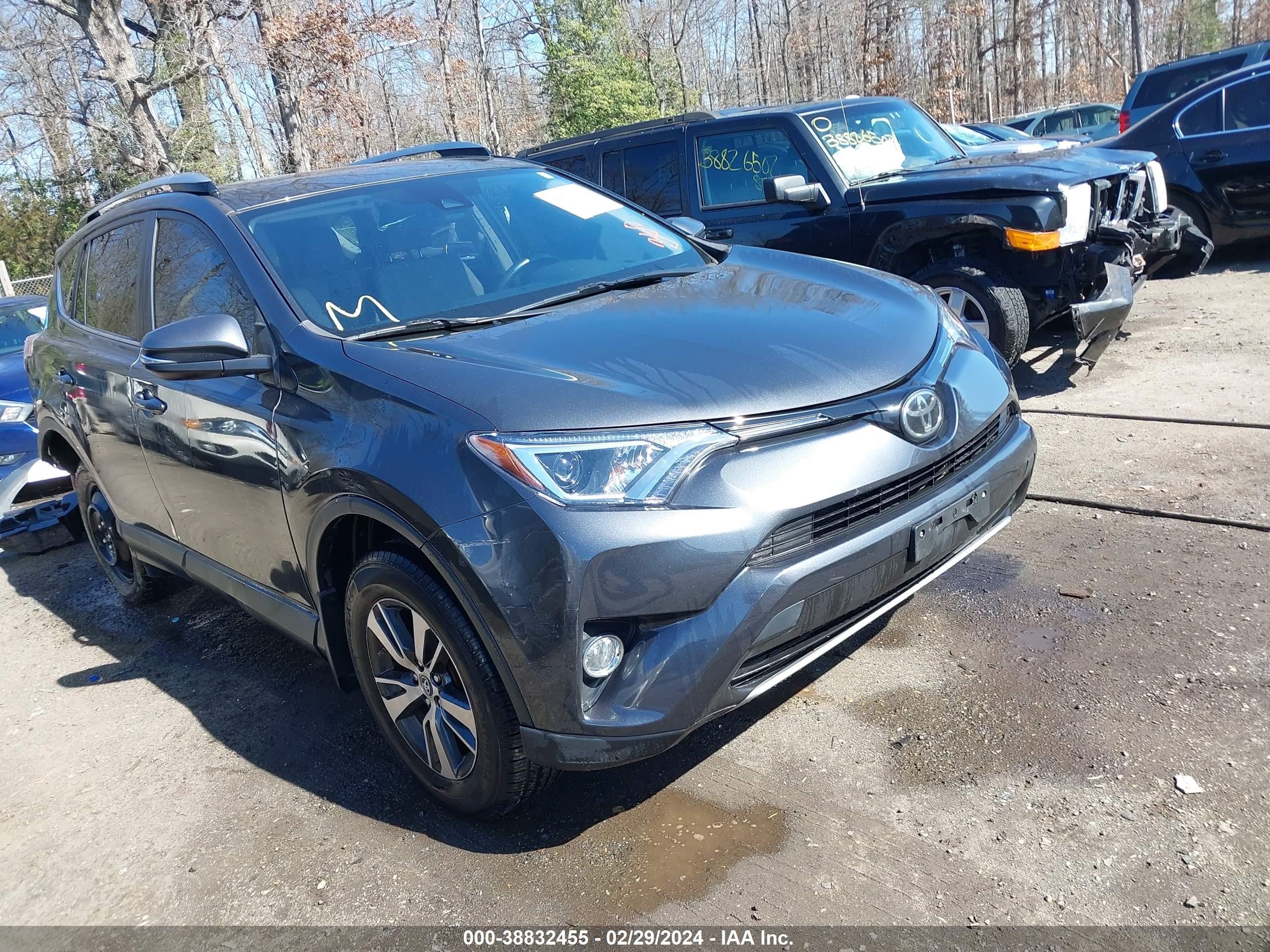 TOYOTA RAV 4 2017 jtmrfrev7hd198854