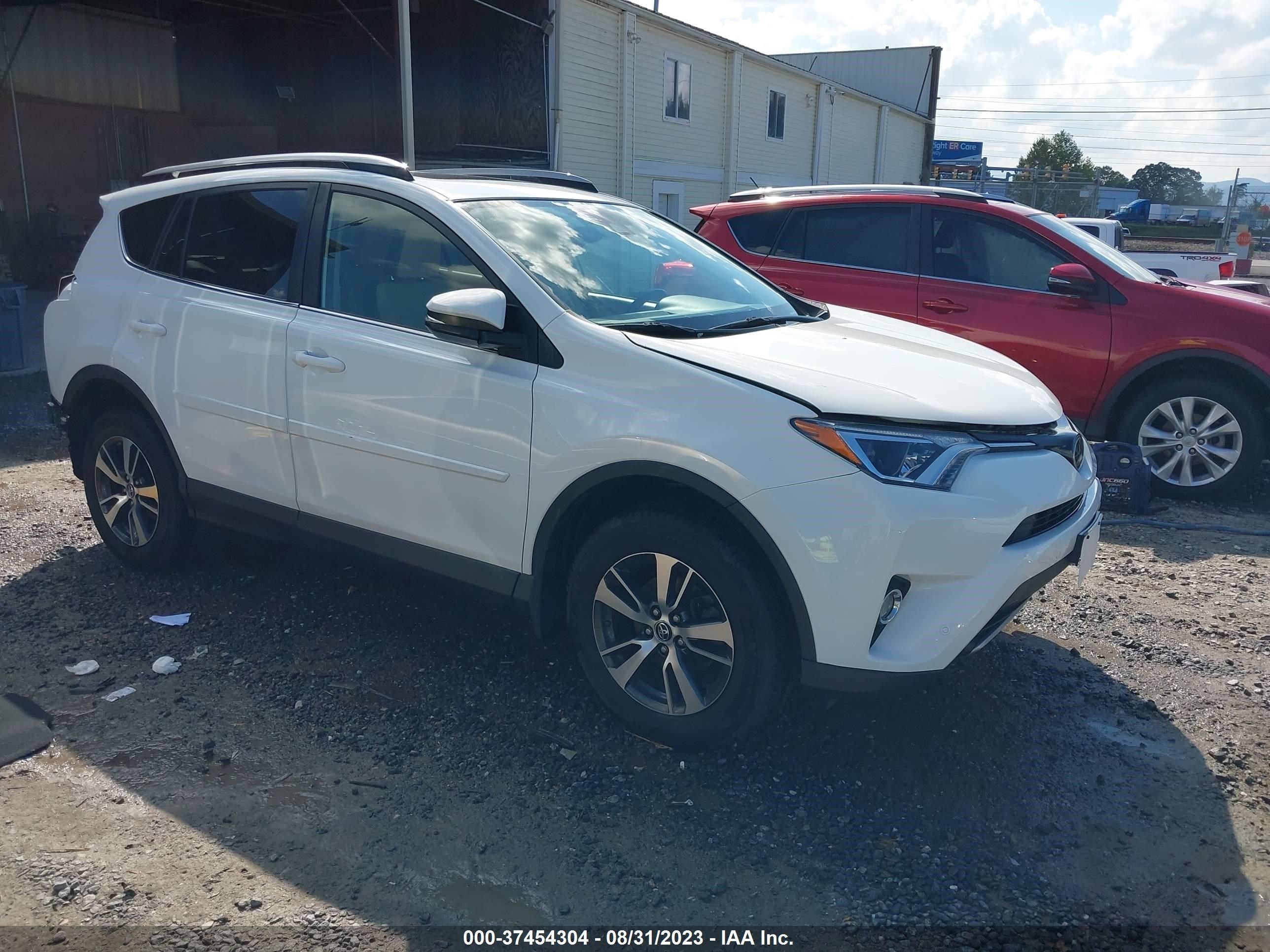 TOYOTA RAV 4 2017 jtmrfrev7hj114890