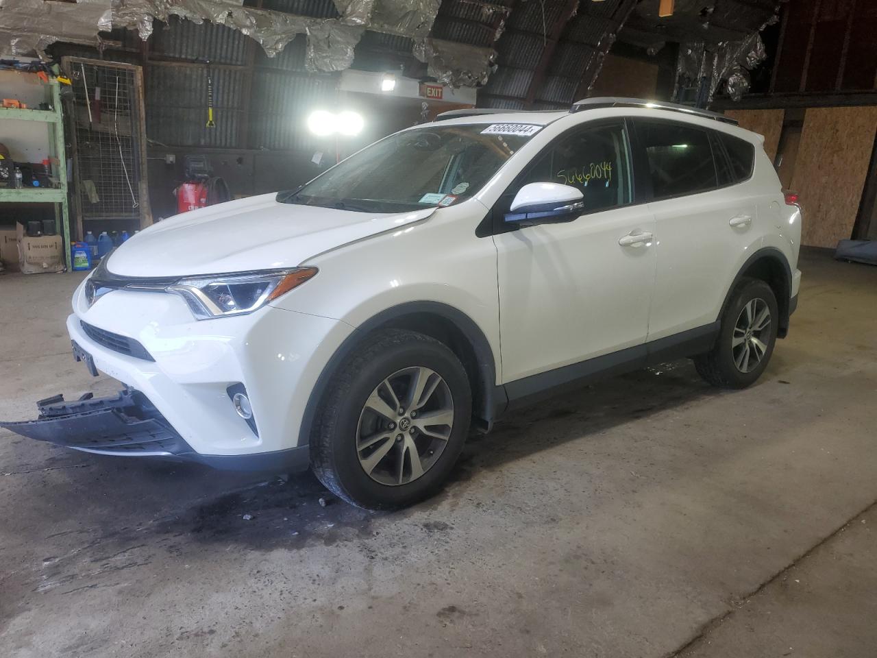 TOYOTA RAV 4 2017 jtmrfrev8hj173415