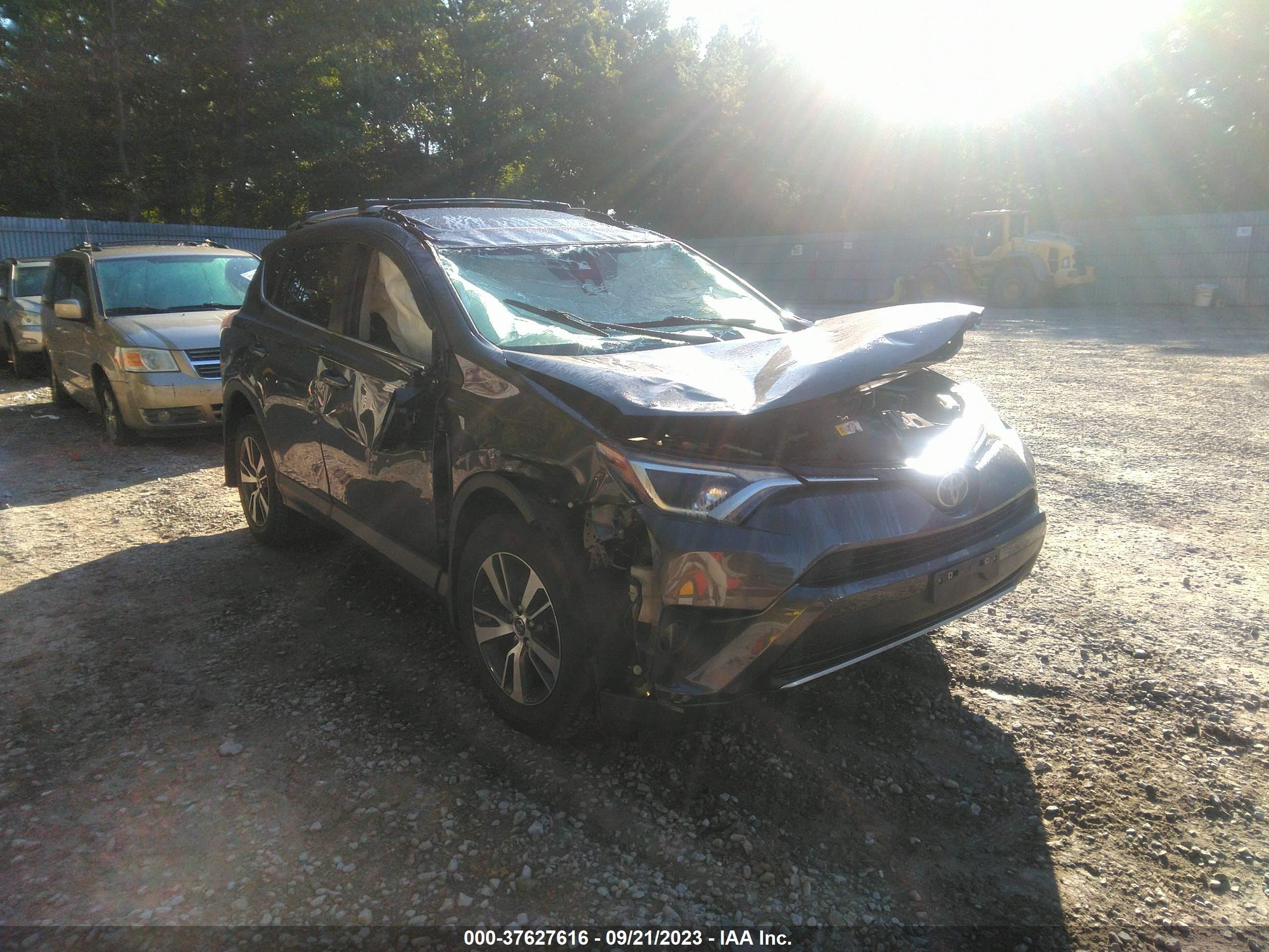 TOYOTA RAV 4 2018 jtmrfrev9jj723615