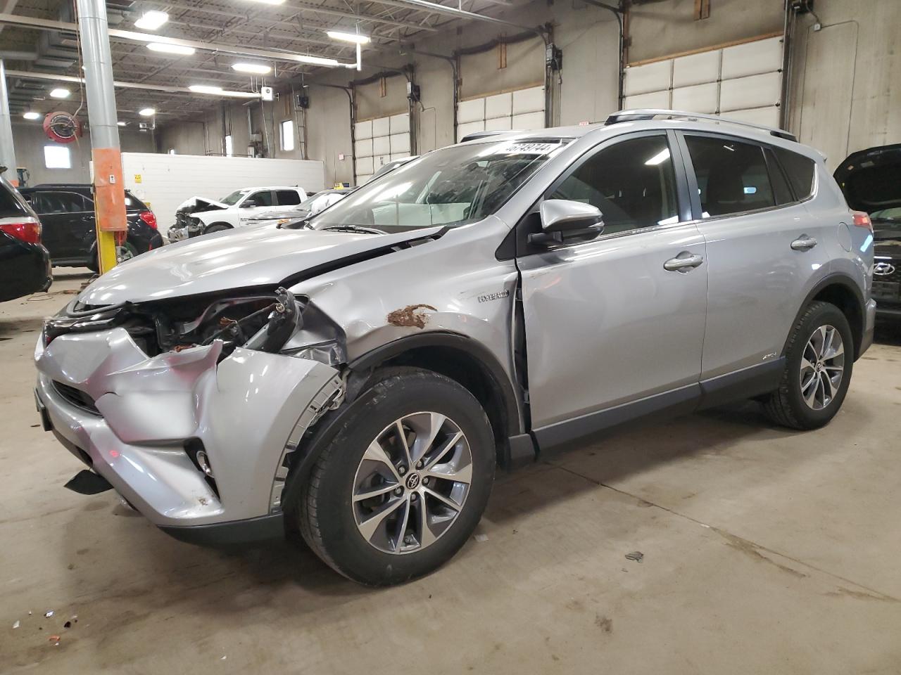 TOYOTA RAV 4 2017 jtmrjrev4hd129599