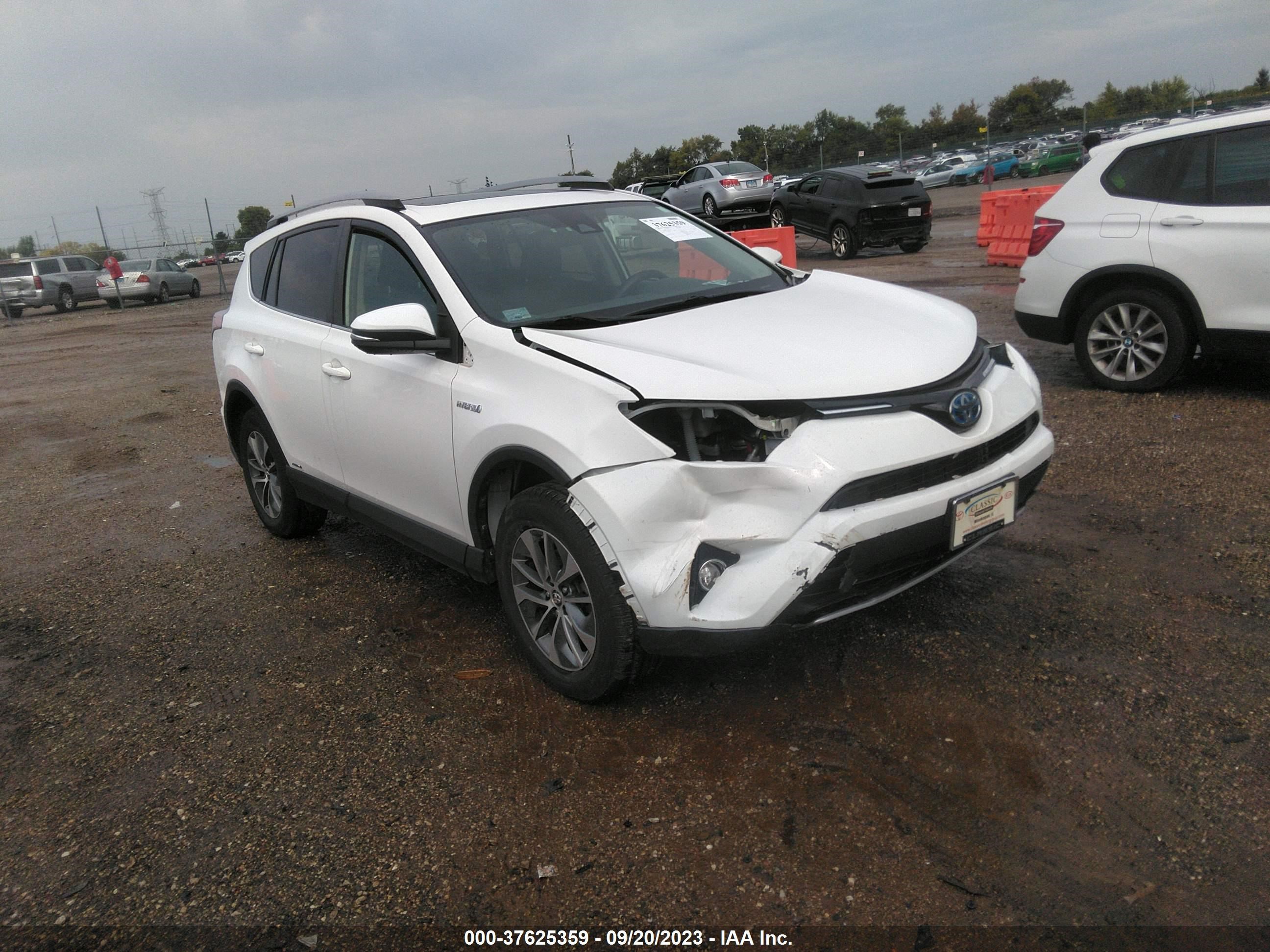 TOYOTA RAV 4 2017 jtmrjrev5hd074807