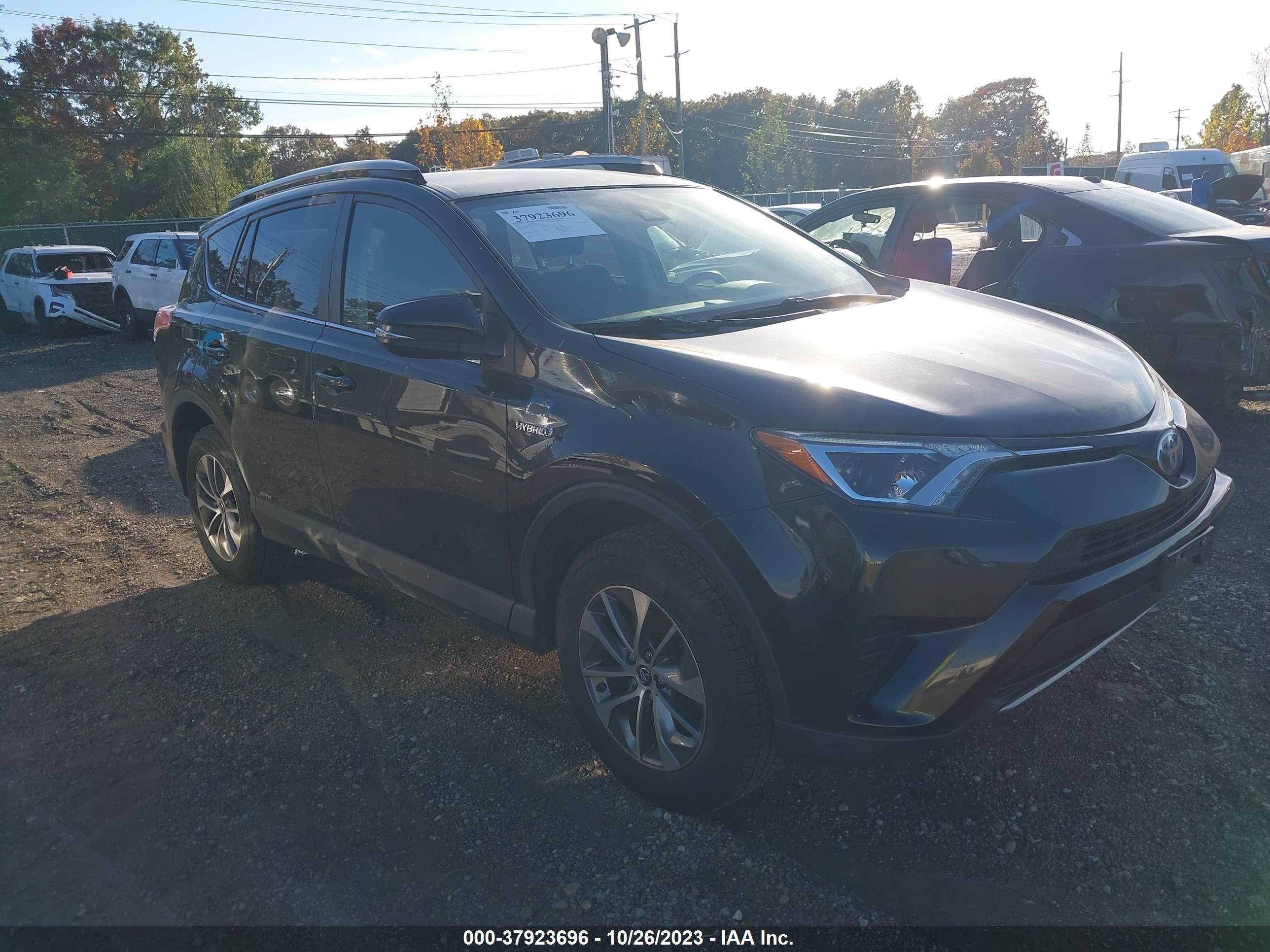 TOYOTA RAV 4 2017 jtmrjrev6hd121570