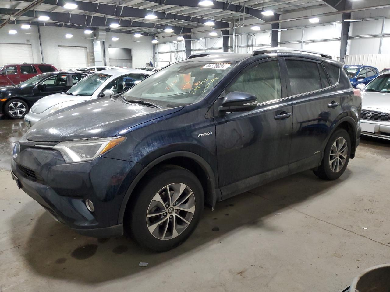 TOYOTA RAV 4 2017 jtmrjrev8hd068371