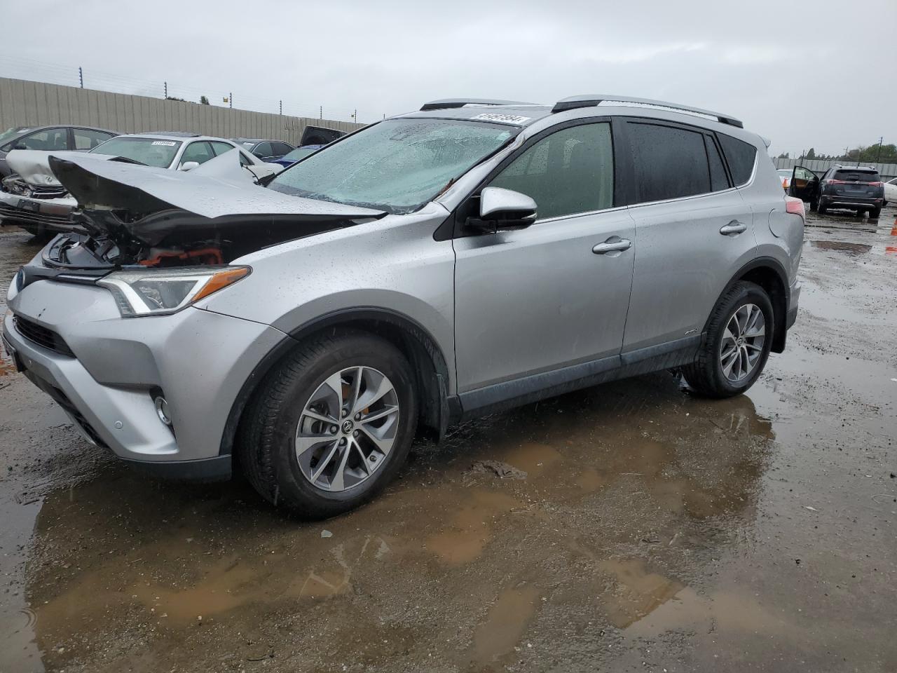 TOYOTA RAV 4 2017 jtmrjrev8hd133882