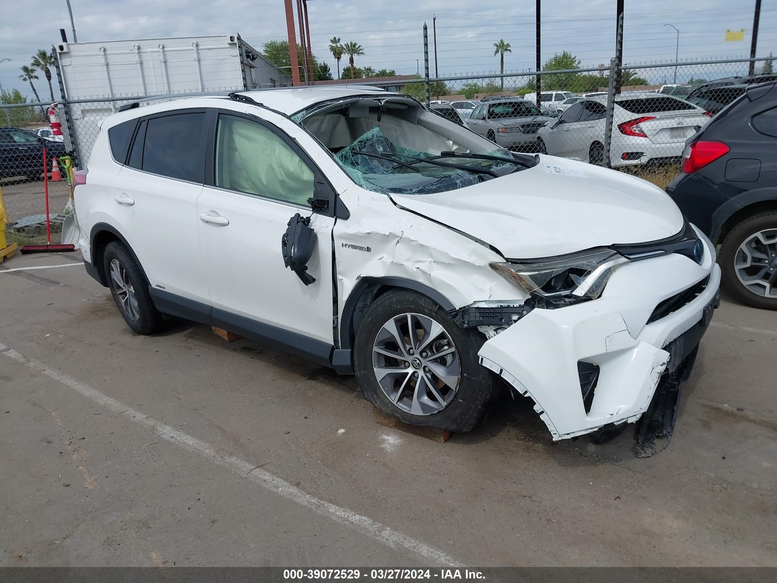 TOYOTA RAV 4 2018 jtmrjrev8jd245510