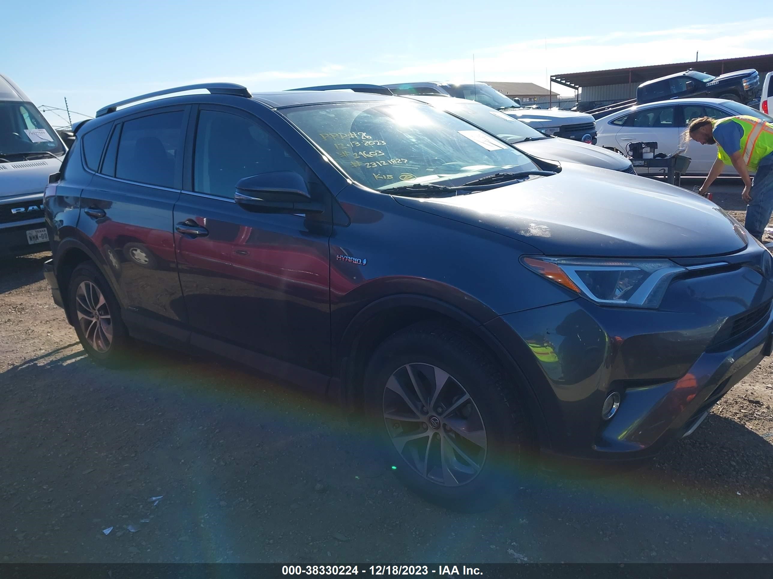 TOYOTA RAV 4 2018 jtmrjrev9jd241224