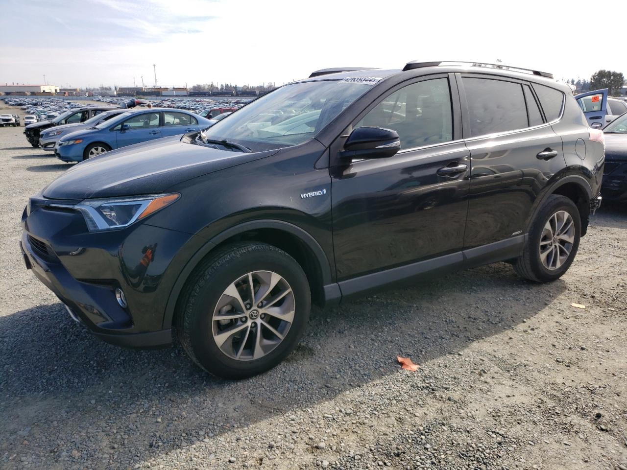 TOYOTA RAV 4 2018 jtmrjrev9jd244530