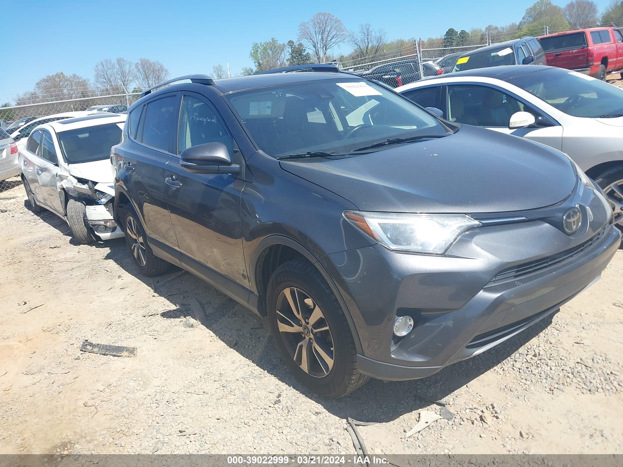 TOYOTA RAV 4 2018 jtmwfrev0jj177290