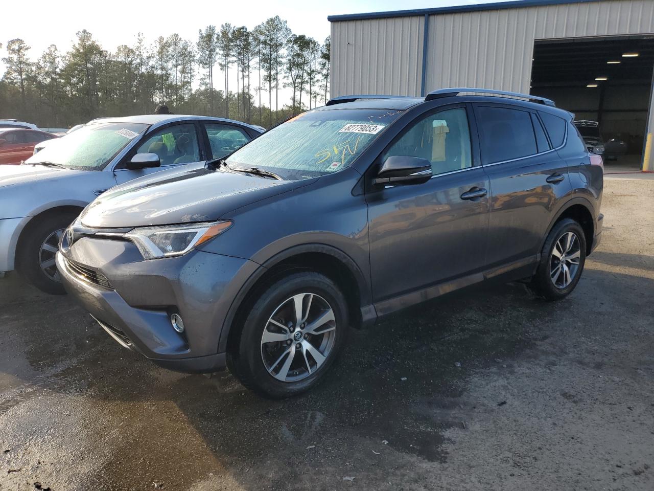 TOYOTA RAV 4 2017 jtmwfrev1hj111826