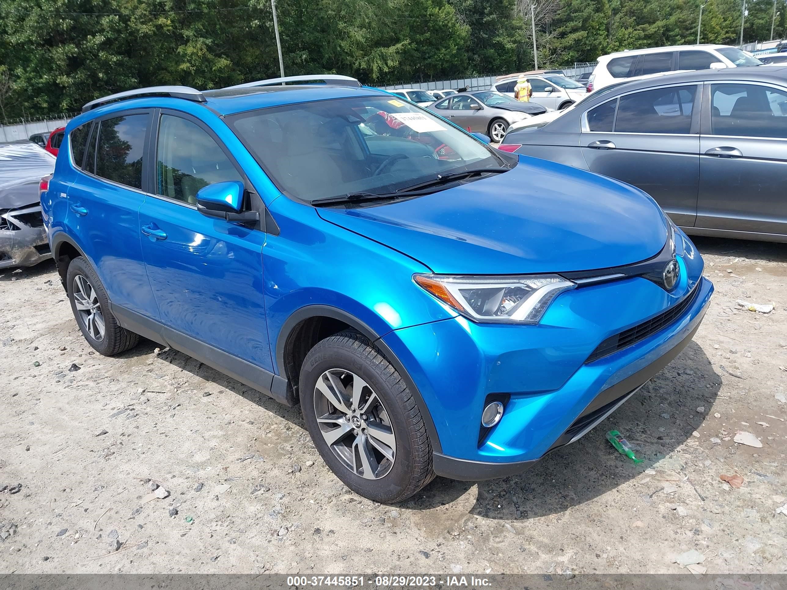 TOYOTA RAV 4 2017 jtmwfrev2hd097496