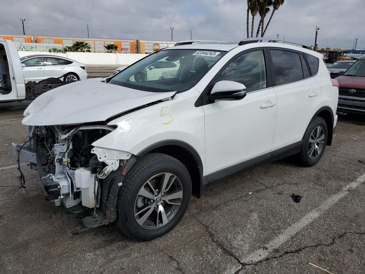 TOYOTA RAV 4 2018 jtmwfrev4jj738901