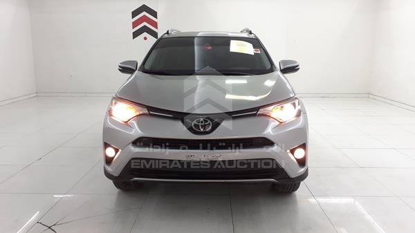 TOYOTA RAV 4 2018 jtmwfrev5jj185191