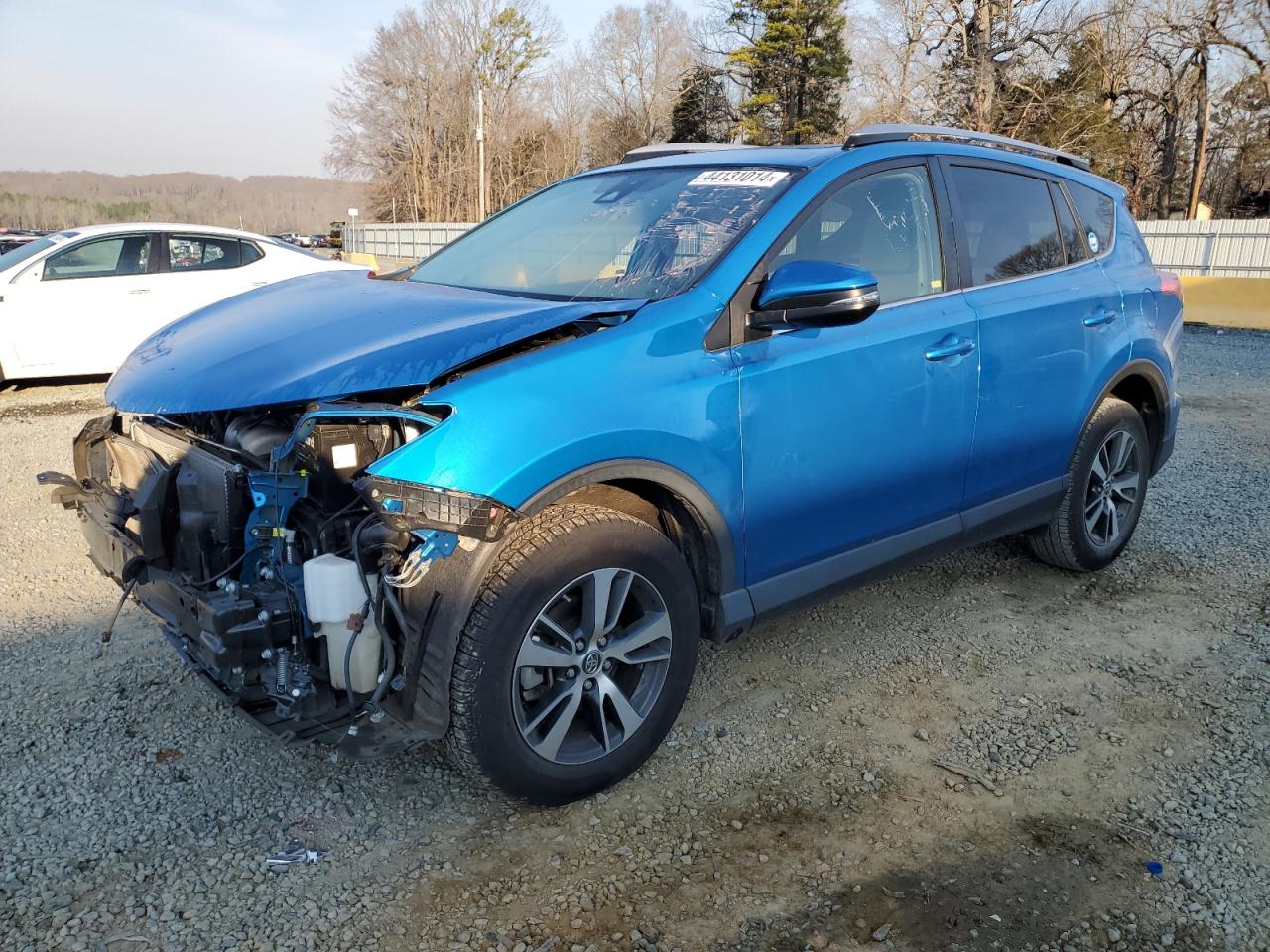 TOYOTA RAV 4 2017 jtmwfrev6hd103686