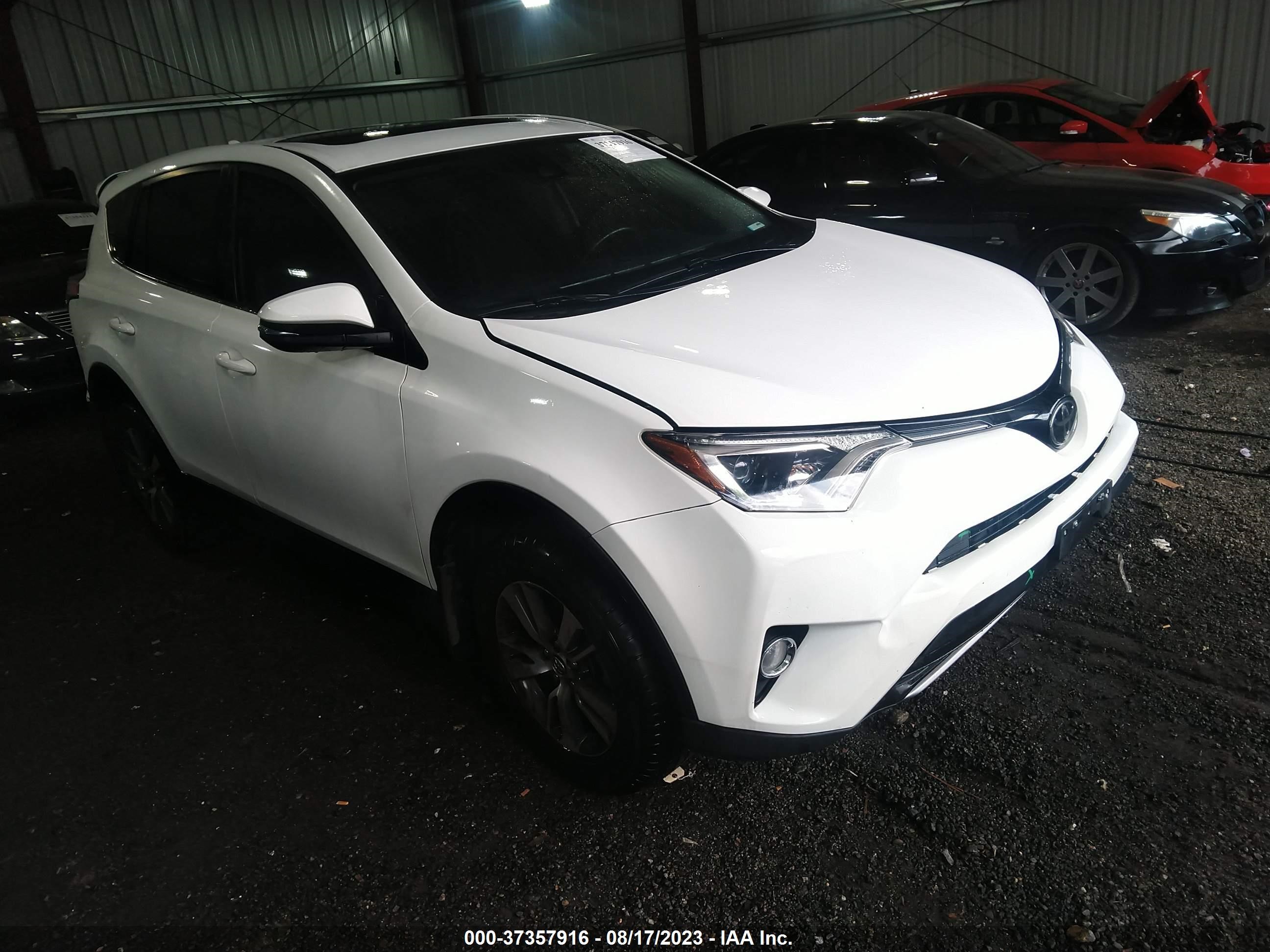 TOYOTA RAV 4 2018 jtmwfrev7jj201116