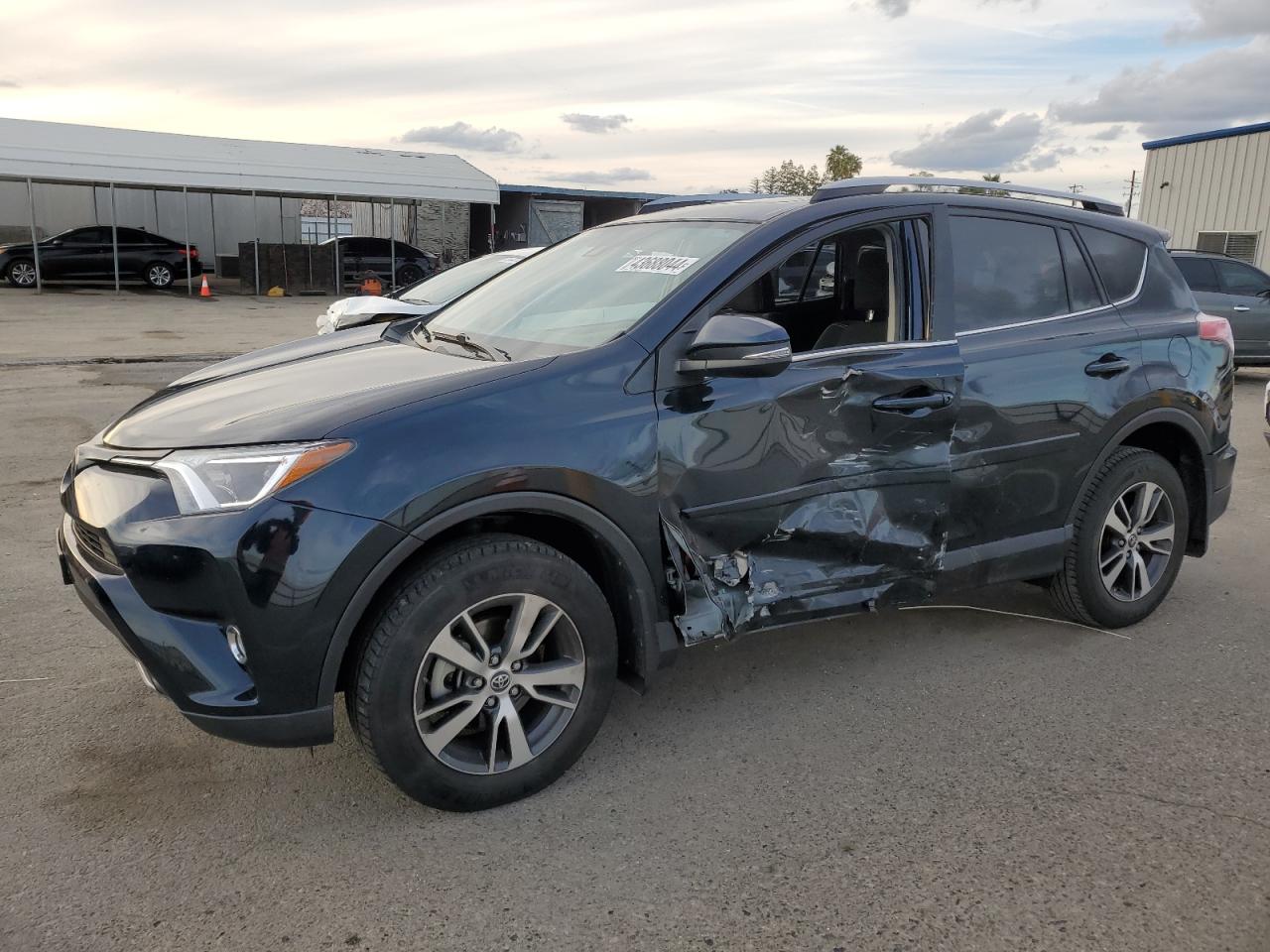 TOYOTA RAV 4 2018 jtmwfrev9jd118575