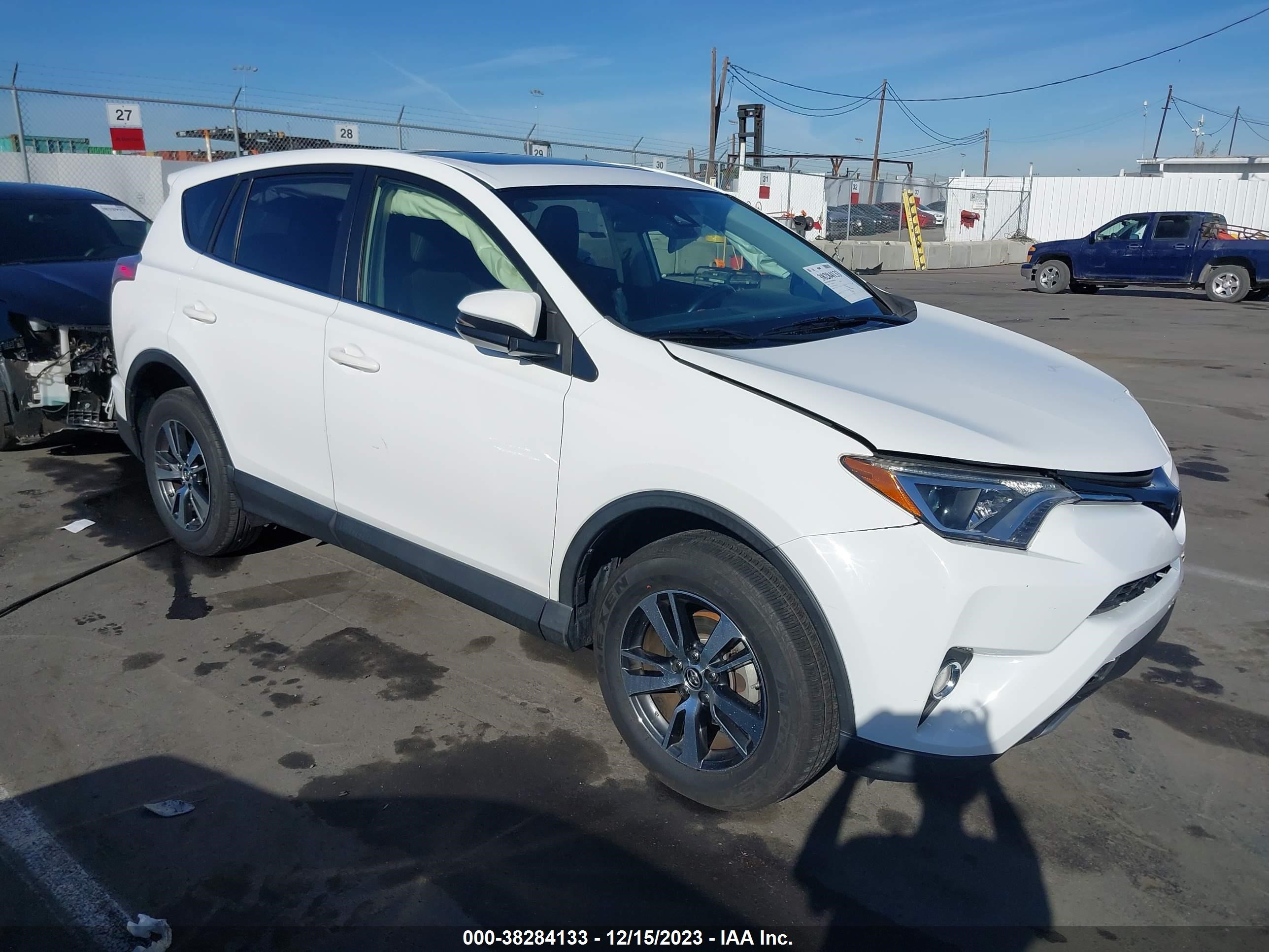 TOYOTA RAV 4 2018 jtmwfrevxjd115927