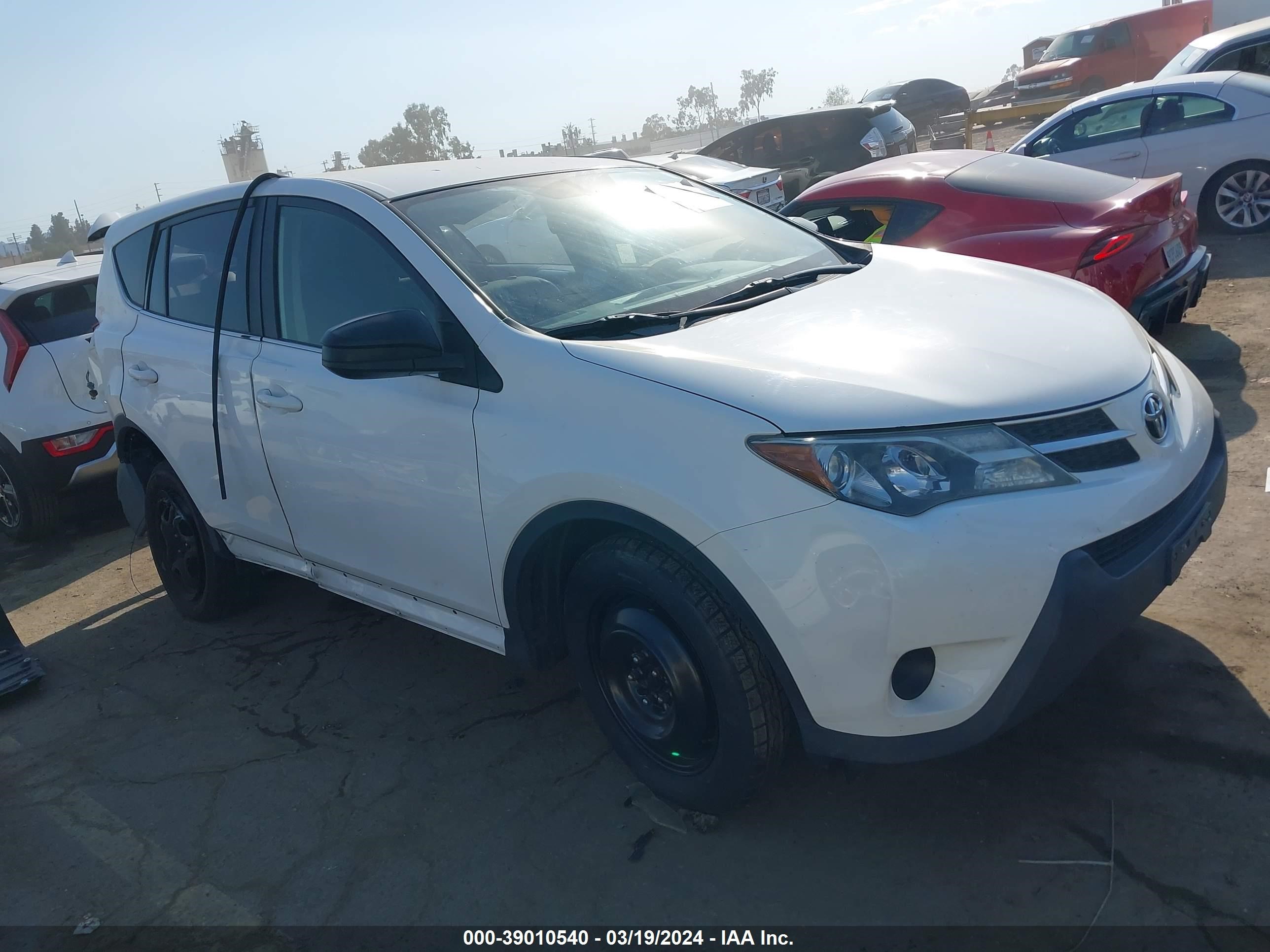 TOYOTA RAV 4 2015 jtmzfrev0fj030584