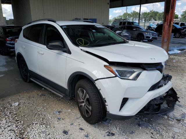 TOYOTA RAV4 LE 2017 jtmzfrev1hj703904