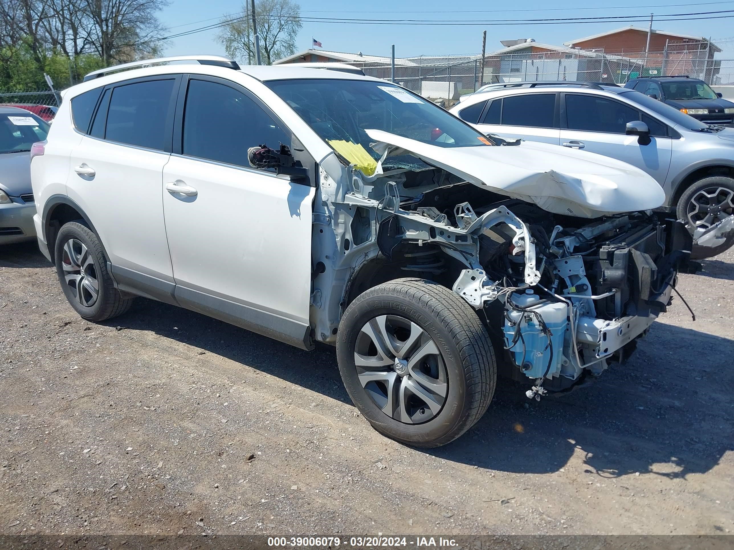 TOYOTA RAV 4 2018 jtmzfrev1jj751408